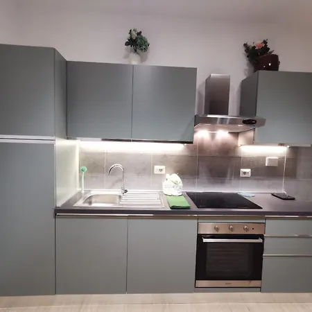 アパート Colour House ローマ